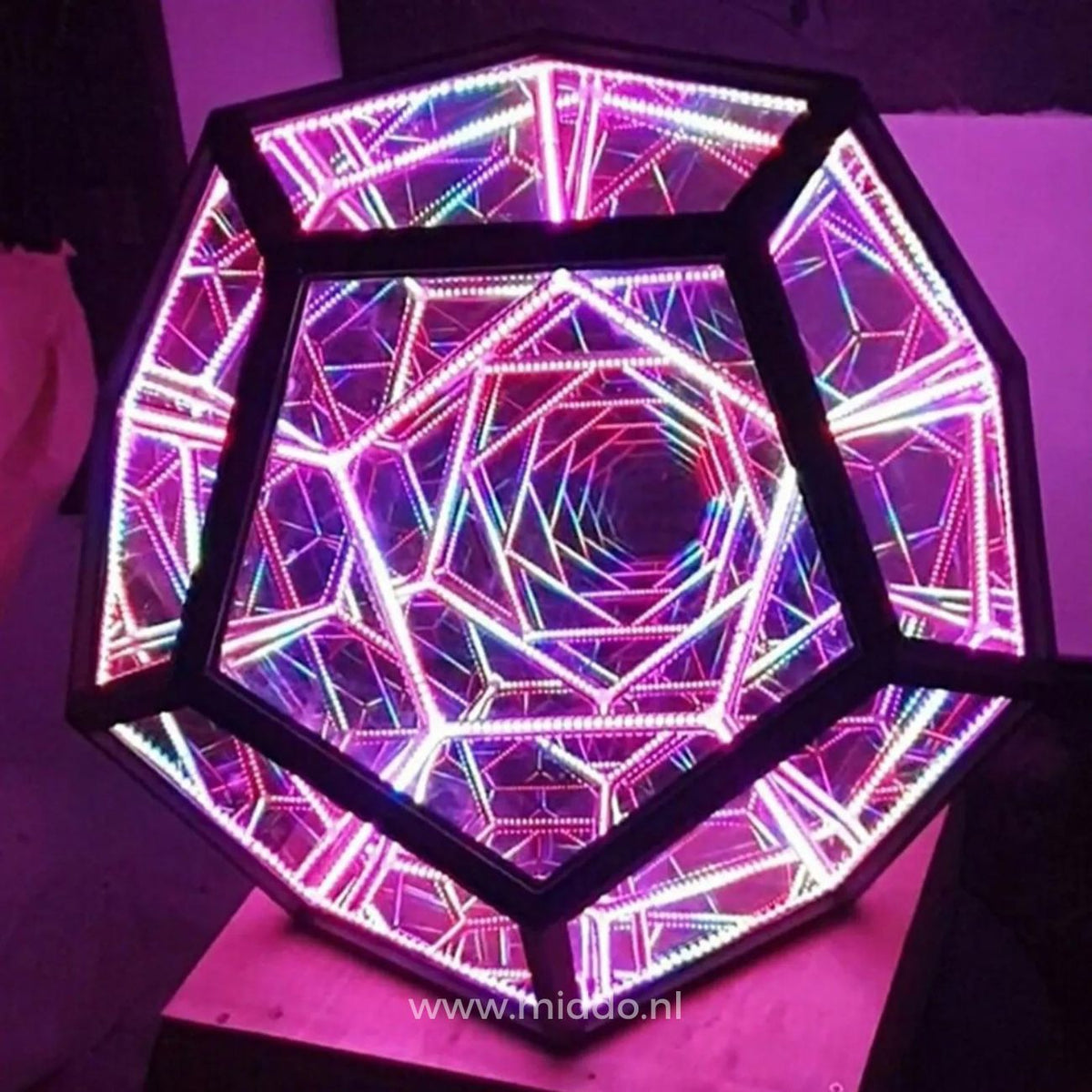 Infinity 3 Light Sphere™ | Ontdek een Eindeloze Wereld van Licht en Illusie