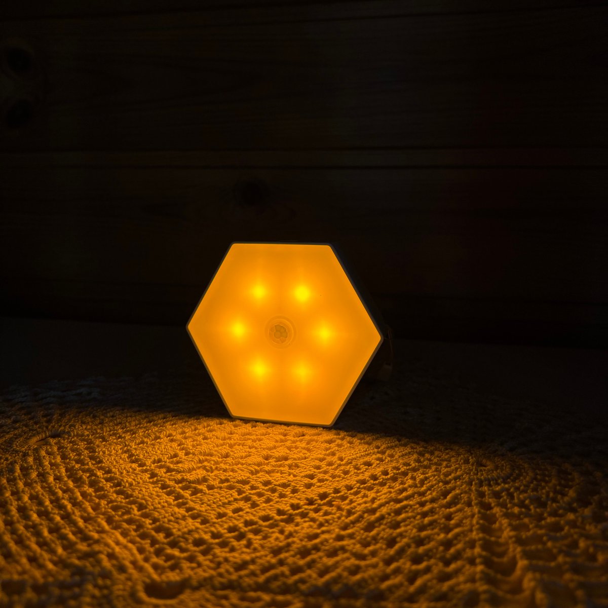 Warm oranje licht in het donker